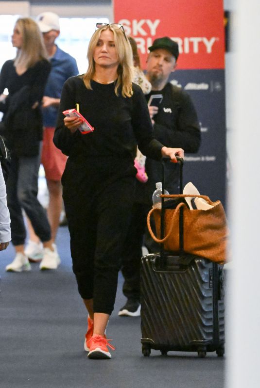 CAMERON DIAZ Arrives at JFK Airport in New York 06/18/2022
