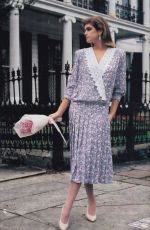 CINDY CRWFORD and CHRISTY TURLINGTON in Bloomingdale