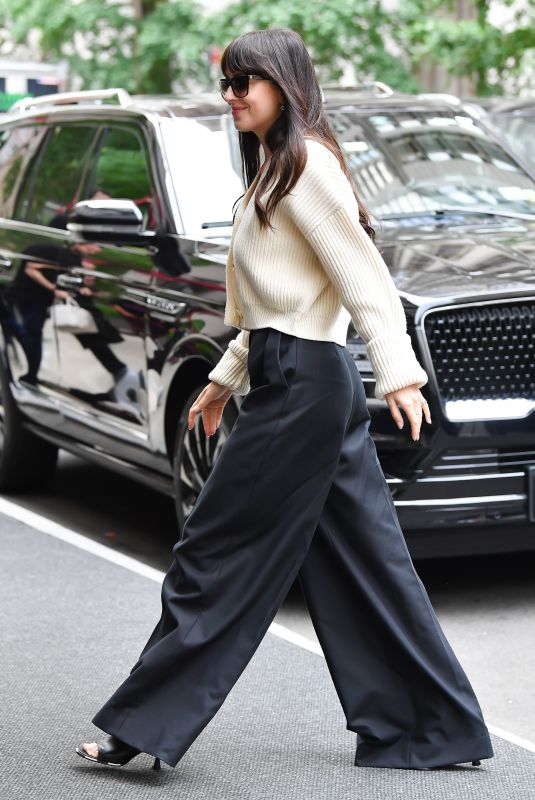 DAKOTA JOHNSON Arrives at Her Hotel in New York 06/14/2022