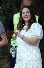 DREW BARRYMORE Drinks a Non-alcoholic Beer in Capri 06/17/2022