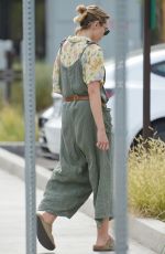 ELIZABETH OLSEN Out Grocery Shopping in Los Angeles 06/22/2022