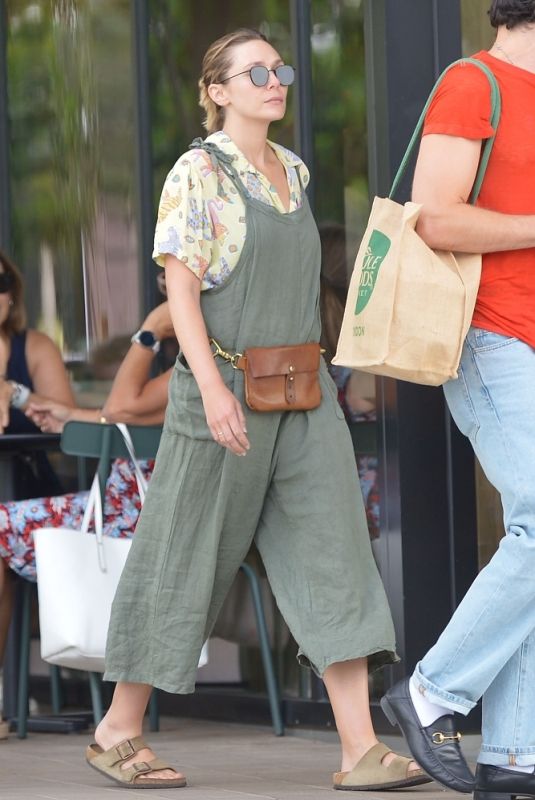 ELIZABETH OLSEN Out Grocery Shopping in Los Angeles 06/22/2022