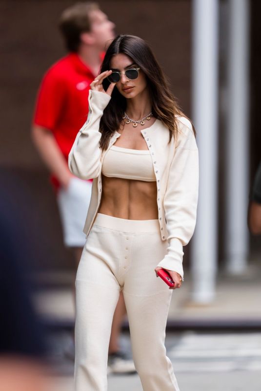 EMILY RATAJKOWSKI Out and About in New York 06/11/2022