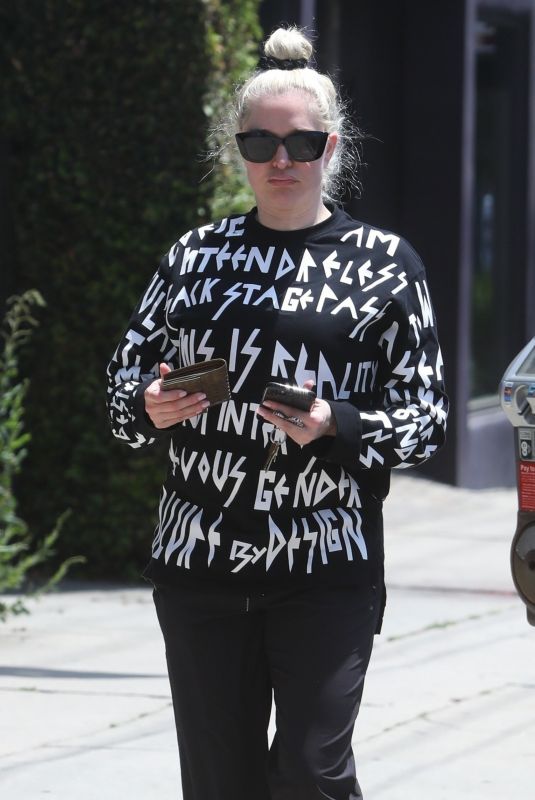 ERIKA JAYNE Arrives at Elite Aesthetics Medical Spa in Los Angeles 06/17/2022