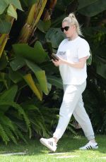 ERIKA JAYNE Heading to Her Home After a Gym Session in Los Angeles 06/13/2022