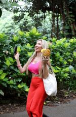 FARRAH ABRAHAM Out on Vacation in Hawaii 05/31/2022
