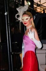 GIGI and BELLA HADID Arrives at Luiz Mattos