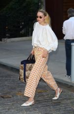 GIGI HADID Out for Dinner with Friends at Hillstone in New York 06/15/2022