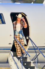 GWEN STEFANI Arrives by a Private Jet in Los Angeles 06/18/2022