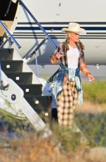 GWEN STEFANI Arrives by a Private Jet in Los Angeles 06/18/2022