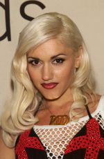 GWEN STEFANI at VH1 Vogue Fashion Awards in New York 10/19/2001