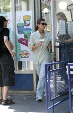 HAILEE STEINFELD and Tommy Dorfman Out for Coffee and Ice Cream in New York 06/06/2022