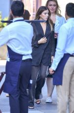 HAILEE STEINFELD Out and About in New York 06/04/2022 | celebrityparadise - hollywood , celebrities , babes & more