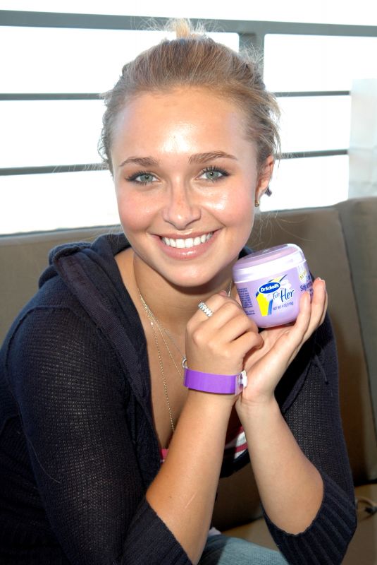 HAYDEN PANETTIERE at Kari Feinstein 2006 Emmy Style Lounge in Los Angeles 08/25/2006