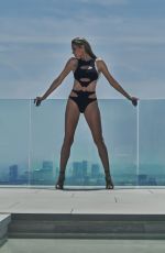 HEIDI KLUM for Dundas Resort 2023 Collection