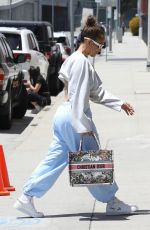 JENNIFER LOPEZ Heading to a Dance Studio in Los Angeles 05/31/2022