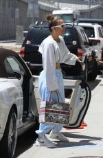 JENNIFER LOPEZ Heading to a Dance Studio in Los Angeles 05/31/2022