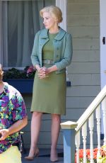 JESSICA CHASTAIN and ANNE HATHAWAY on the Set of Mothers
