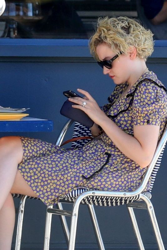 JULIA GARNER on a Lunch Date at Swingers American Restaurant in Los Angeles 06/25/2022