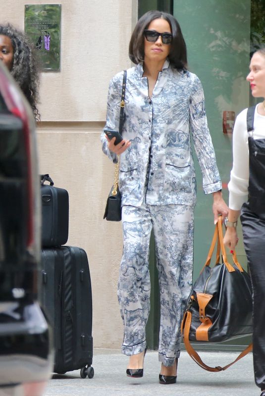 JURNEE SMOLLETT Leaves Her Hotel in New York 06/16/2022