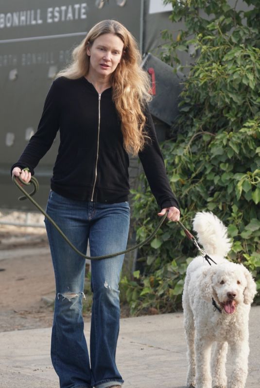 JUSTINE MUSK Out with Her Dog in Brentwood 06/22/2022