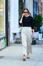 KARLIE KLOSS Out and About in New York 06/08/2022
