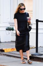 KATE HUDSON Out and About in New York 06/17/2022