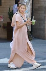 KATE HUDSON Out for Ice Cream and Drink with a Friend in New York 06/15/2022
