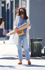 KATIE HOLMES Leaves a Gallery Shop in New York 06/15/2022