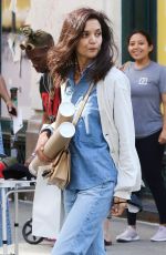 KATIE HOLMES Leaves a Gallery Shop in New York 06/15/2022