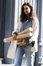 KATIE HOLMES Leaves a Gallery Shop in New York 06/15/2022