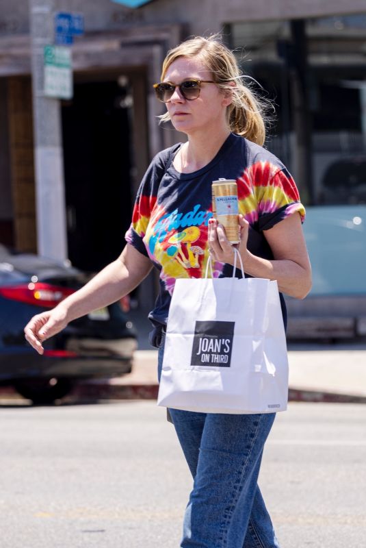 KIRSTEN DUNST Out for Lunch at Joan’s on Third in Los Angeles 06/29/2022