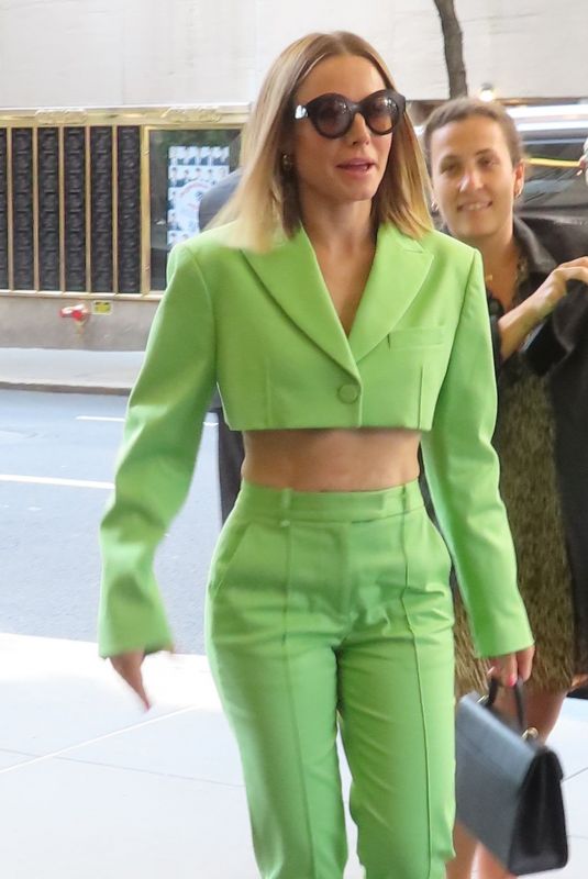 KRISTEN BELL Arrives at Tonight Show in New York 06/20/2022