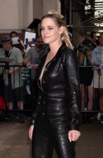 KRISTEN STEWART Arrives at Crimes of the Future Premiere in New York 06/02/2022