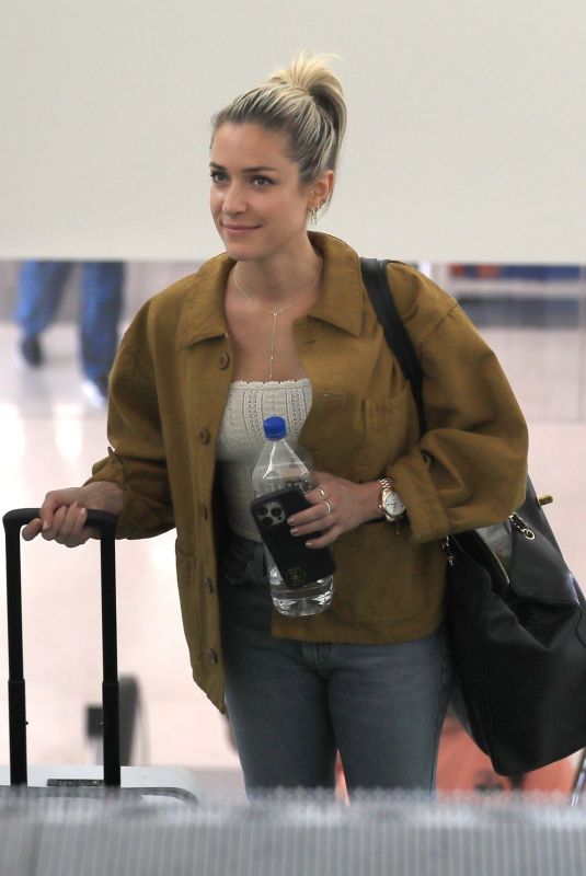 KRISTIN CAVALLARI Out and About in Los Angeles 06/18/2022