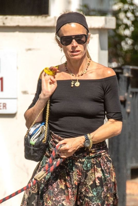 LAURA BAILEY Out with Her Dogs in London 06/15/2022