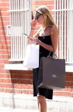 LILA GRACE MOSS Waiting for a Taxi in London 06/20/2022