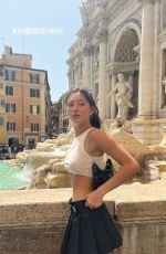 LILY CHEE - Instagram Photos and Video 06/21/2022