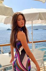 LILY CHEE - Instagram Photos and Video 06/27/2022