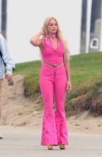 MARGOT ROBBIE Wearing Roller Skates on the Set of Barbie at Venice Beach 06/27/2022