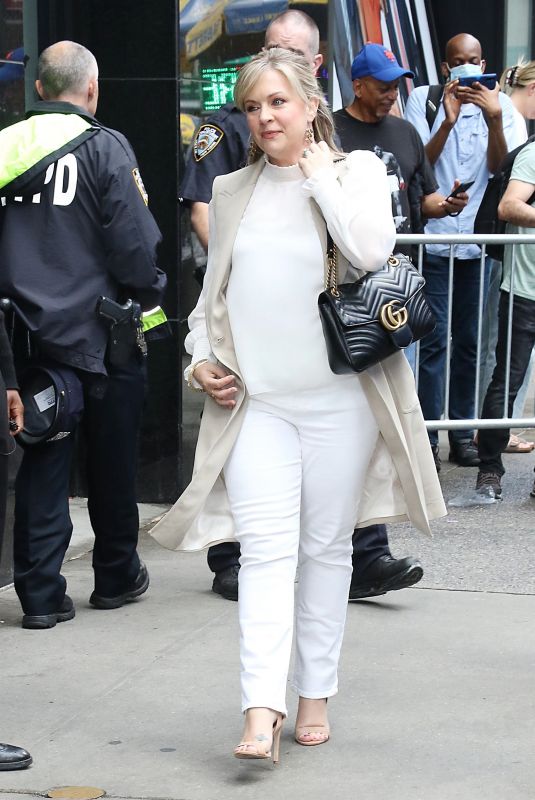 MELISSA JOAN HART Arrives at Good Morning America to Promotes Dirty Little Secret in New York 06/09/2022