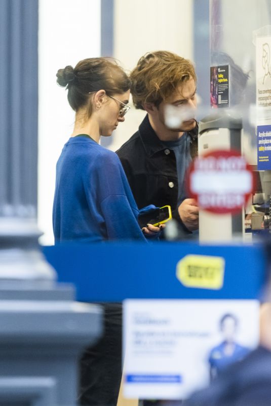 NATALIA DYER and Charlie Heaton Out Shopping in New York 06/07/2022