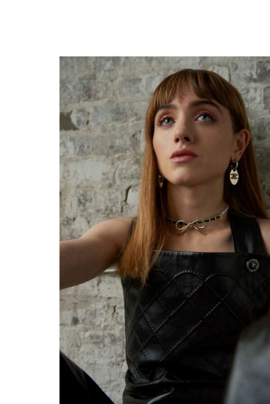 NATALIA DYER in Elle Magazine, Singapoer May 2022