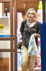 PARIS JACKSON Shopping at CVS in Los Angeles 06/10/2022