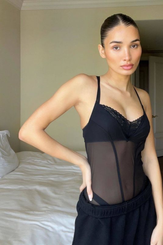 PIA MIA PEREZ for Savage x Fenty 06/01/2022