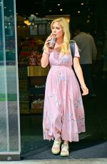 Pregnant HEIDI MONTAG Shopping at Erewhon in Los Angeles 06/03/2022