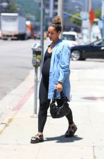 Pregnat LEONA LEWIS at a Doctor