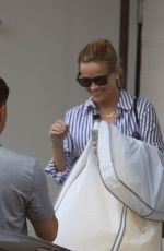 REESE WITHERSPOON Leaves a Fitting in Beverly Hills 06/04/2022