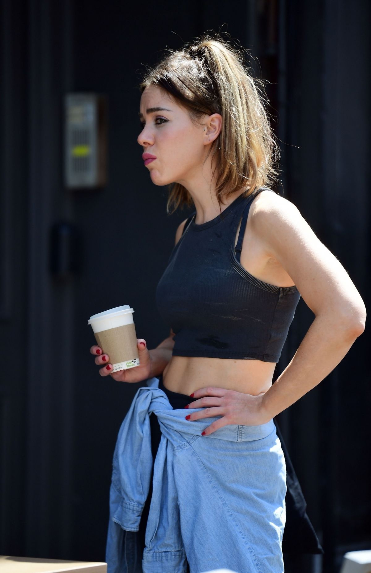 ROXANNE MCKEE Out in Primrose Hill 06/17/2022 – HawtCelebs