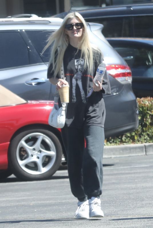 SAMI SHEEN Leaves Ololo Restaurant in Malibu 06/27/2022
